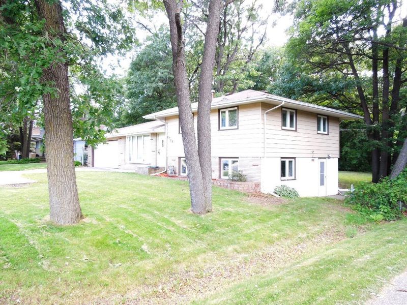8756 E River Rd NW, Coon Rapids, MN 55433
