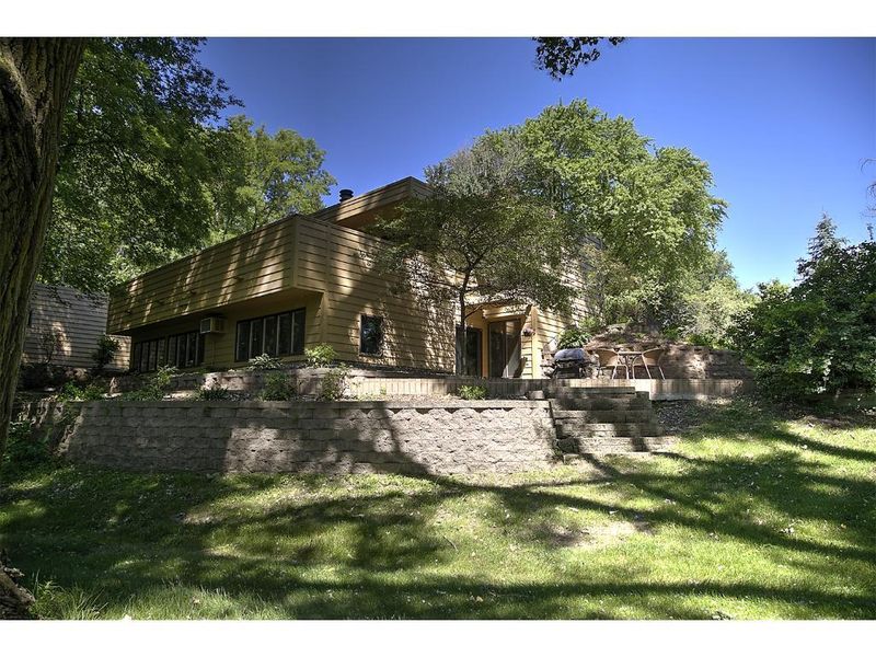 6447 Kurtz Ln, Eden Prairie, MN 55346