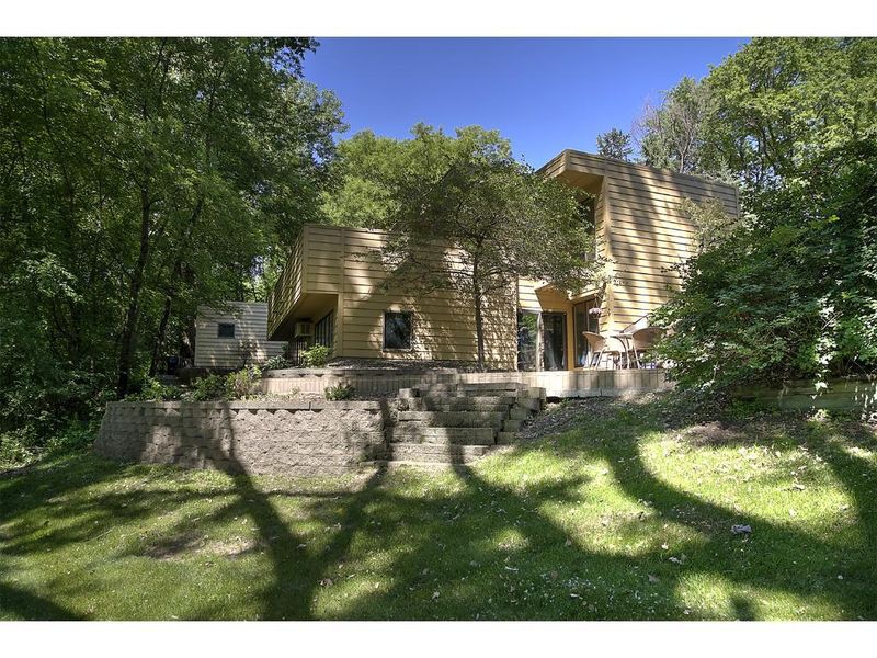 6447 Kurtz Ln, Eden Prairie, MN 55346