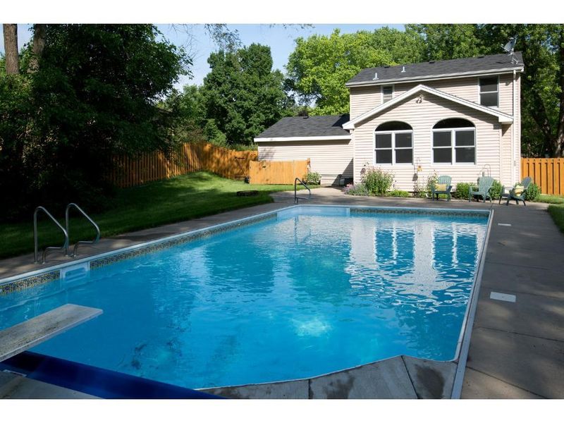 16511 Temple Cir, Minnetonka, MN 55345