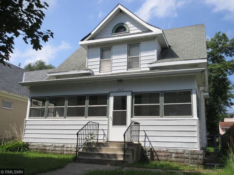 1323 Queen Ave N, Minneapolis, MN 55411