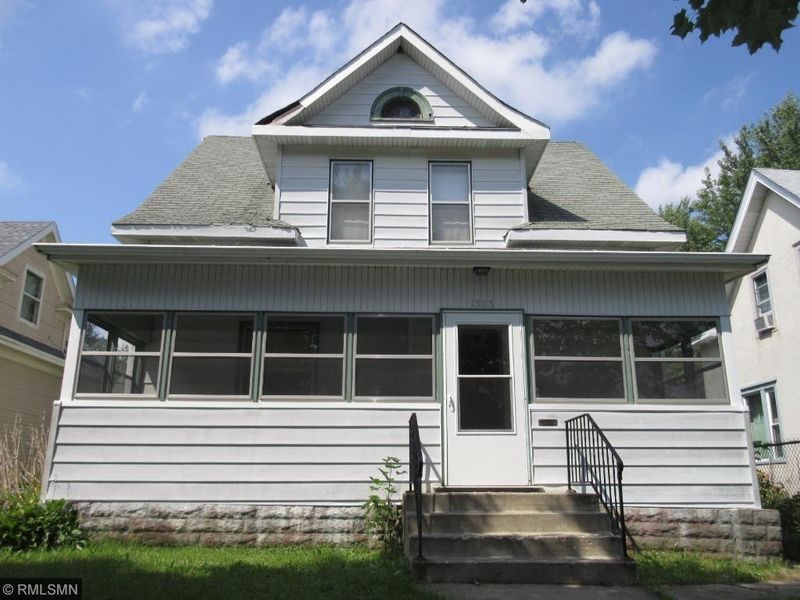 1323 Queen Ave N, Minneapolis, MN 55411