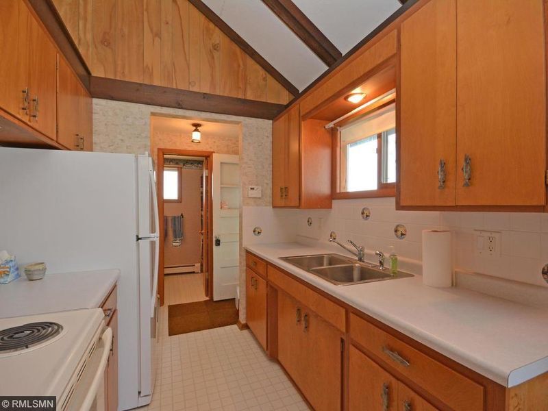 29480 Glader Blvd, Lindstrom, MN 55045