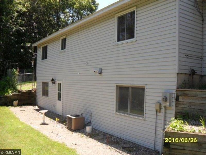 51685 Birch Ave, Rush City, MN 55069