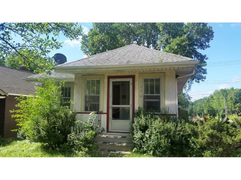 1096 James Ave, Saint Paul, MN 55105