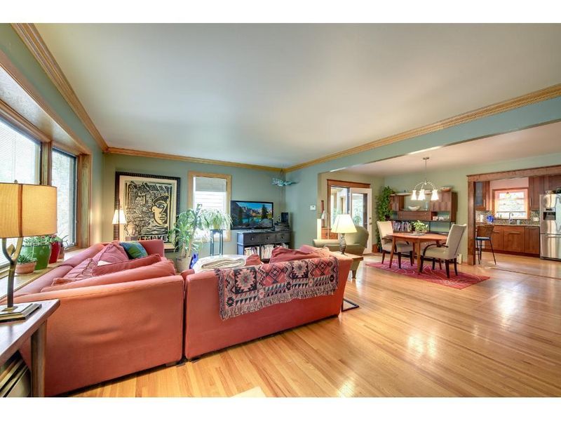 2575 Kewanee Way, Golden Valley, MN 55422