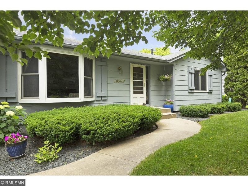 18569 Harrogate Dr, Eden Prairie, MN 55346