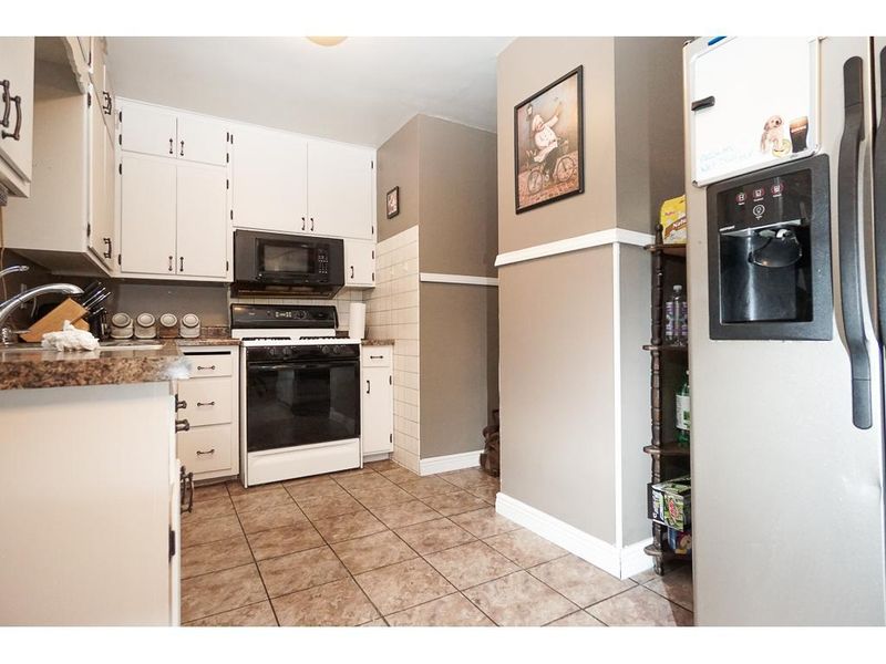1635 Darlene St, Saint Paul, MN 55119