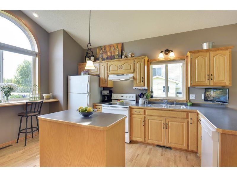 1647 Clearwater Rd, Waconia, MN 55387