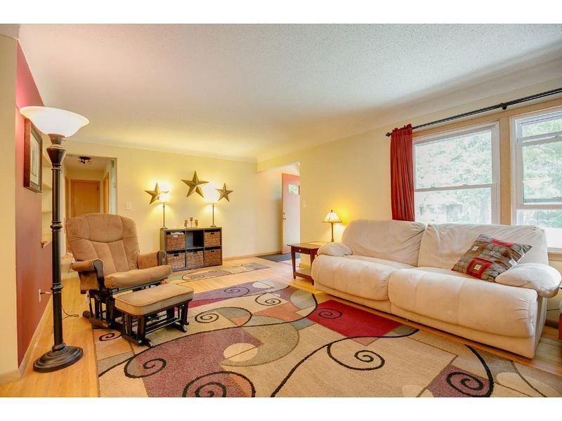 6720 Girard Ave S, Richfield, MN 55423