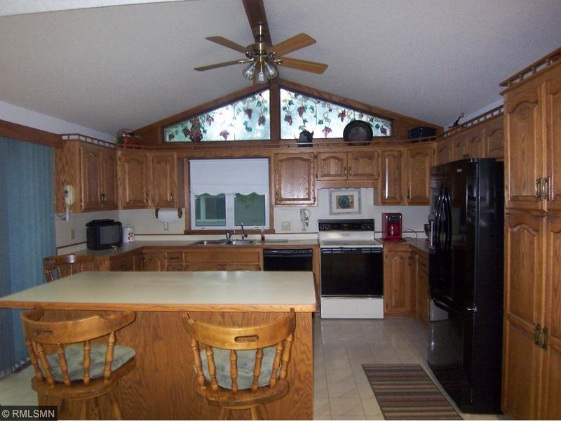 4 9th Ave NE, Hutchinson, MN 55350