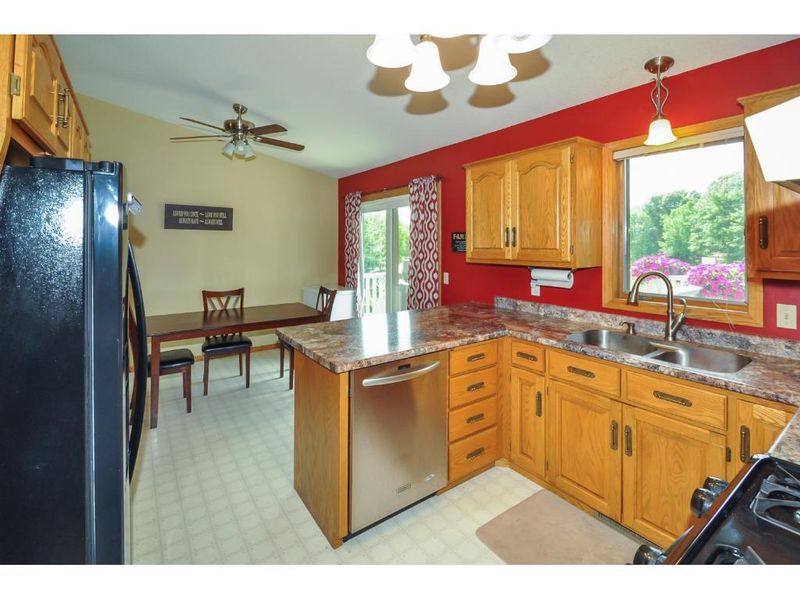 840 8th St N, Sauk Rapids, MN 56379