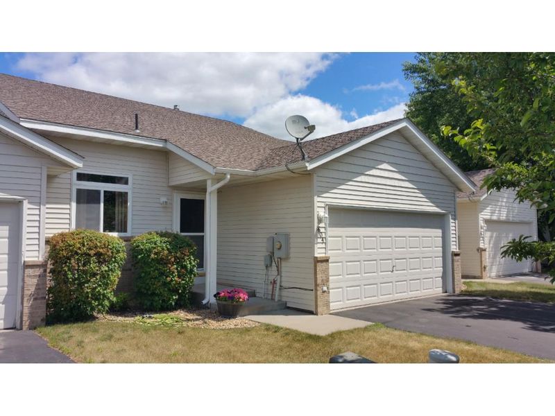 604 35th St W, Hastings, MN 55033