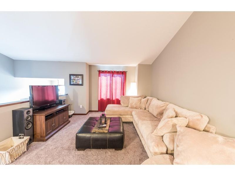 125 Crystal Cir, Montrose, MN 55363