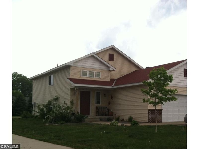 1229 Cory Ln, Saint Cloud, MN 56303