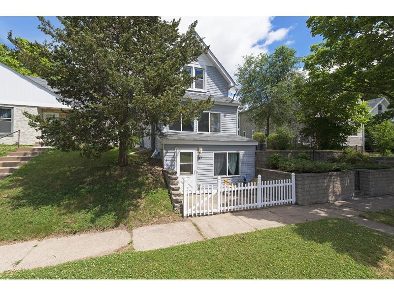 41 Baker St E, Saint Paul, MN 55107