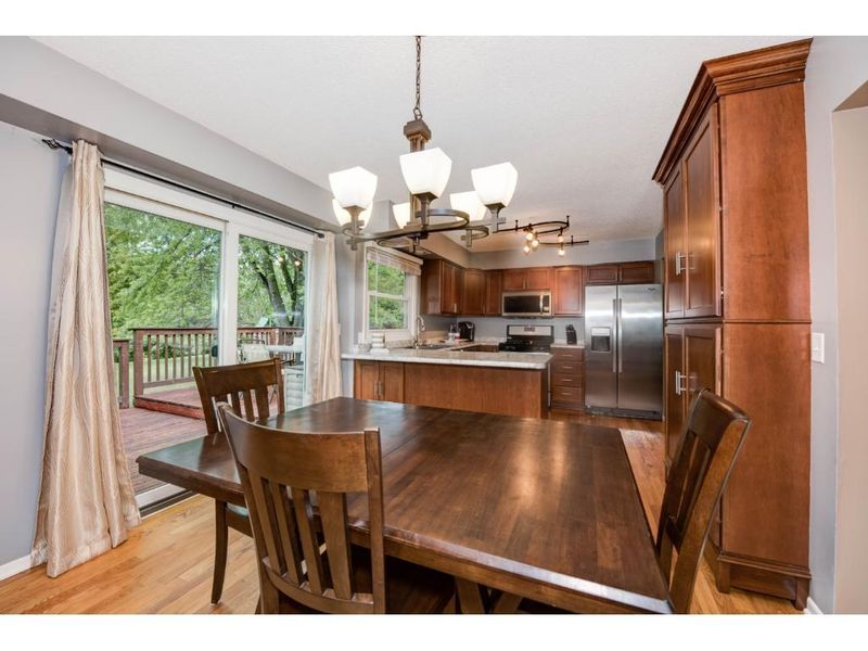 1505 E 116th St, Burnsville, MN 55337