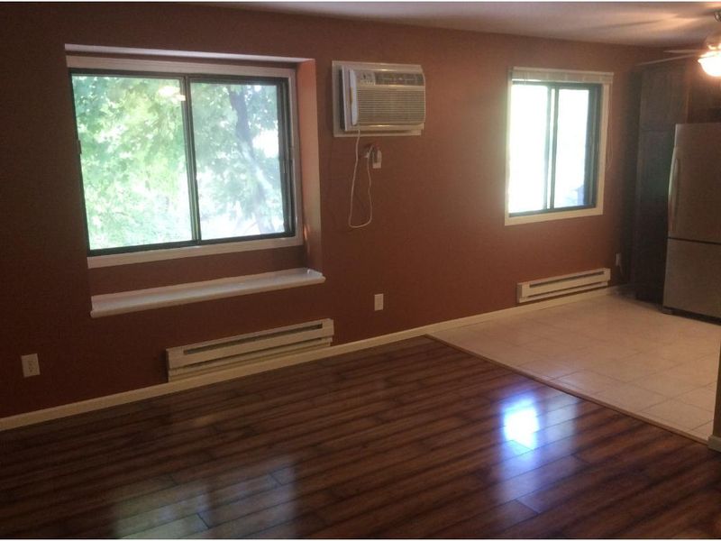 1365 Arkwright St #202, Saint Paul, MN 55130