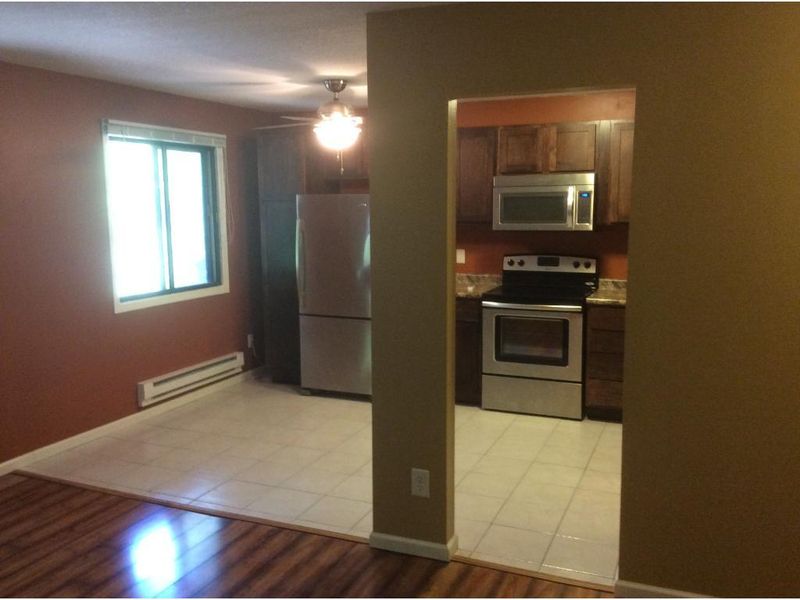 1365 Arkwright St #202, Saint Paul, MN 55130