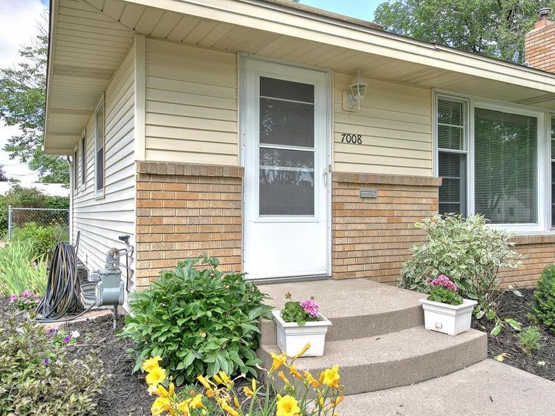 7008 Oakland Ave, Richfield, MN 55423