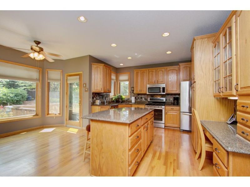 720 Country Lakes Dr, Lino Lakes, MN 55014