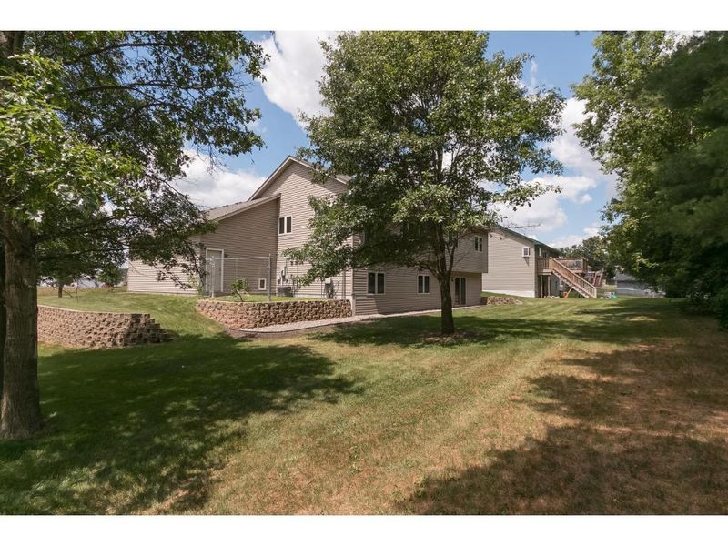 1118 Cimarron Trl, Isanti, MN 55040