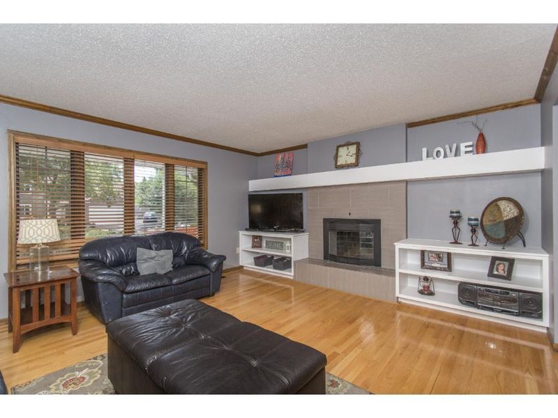 9432 Hillingdon Rd, Woodbury, MN 55125