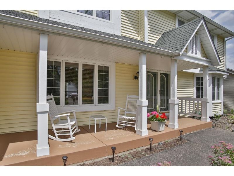 9432 Hillingdon Rd, Woodbury, MN 55125