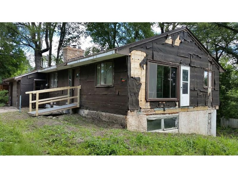 8325 Wyoming Ave S, Bloomington, MN 55438
