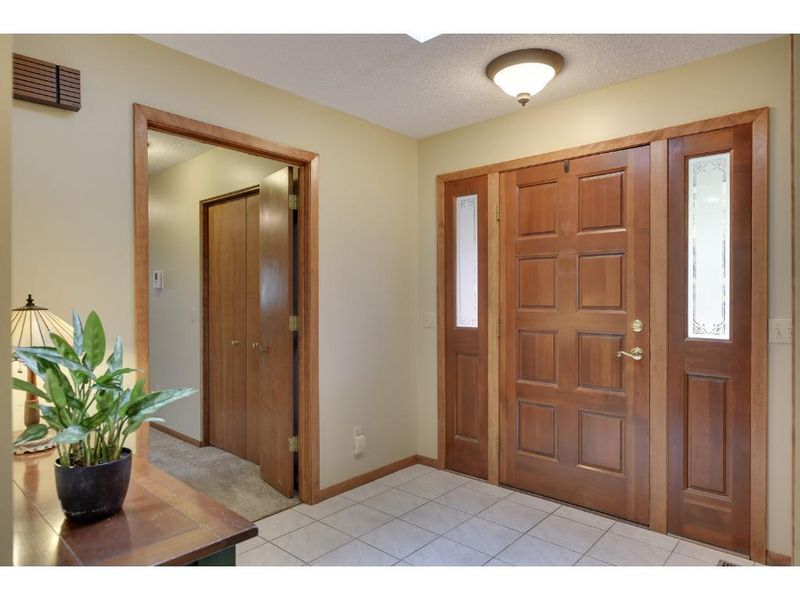 4655 Lanewood Ln N, Plymouth, MN 55446
