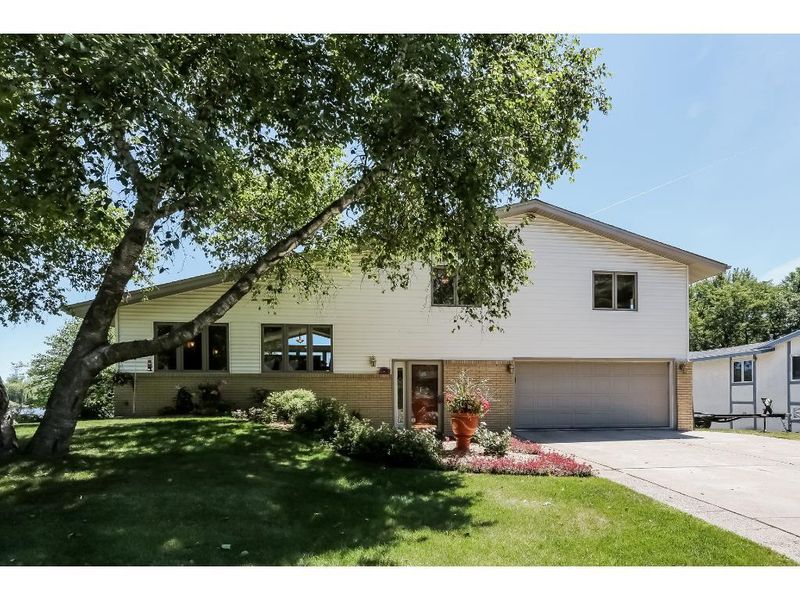 1929 15th Ave NW, New Brighton, MN 55112