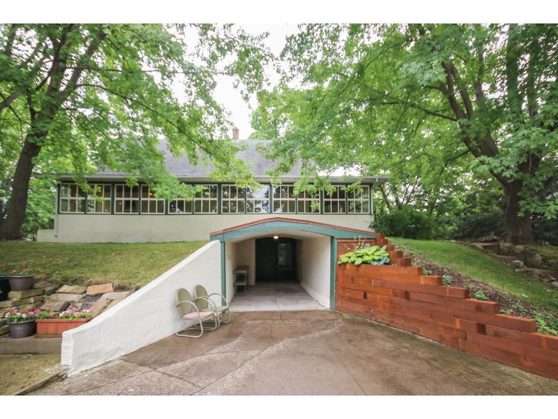 1344 Clarence St, Saint Paul, MN 55106