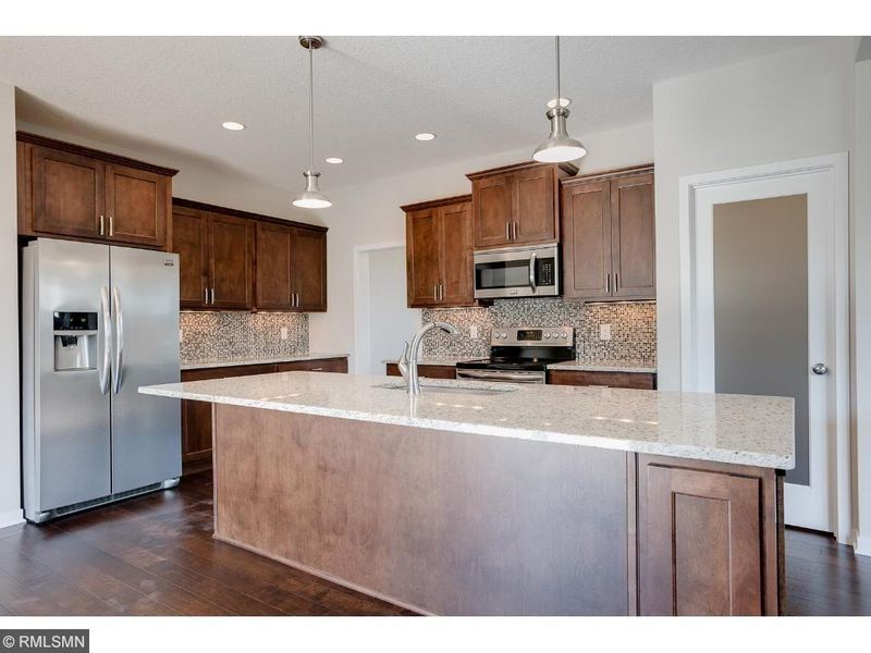 10814 Settlers Ln, Hanover, MN 55341