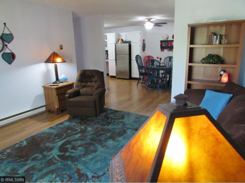 942 Main St NW #203, Elk River, MN 55330