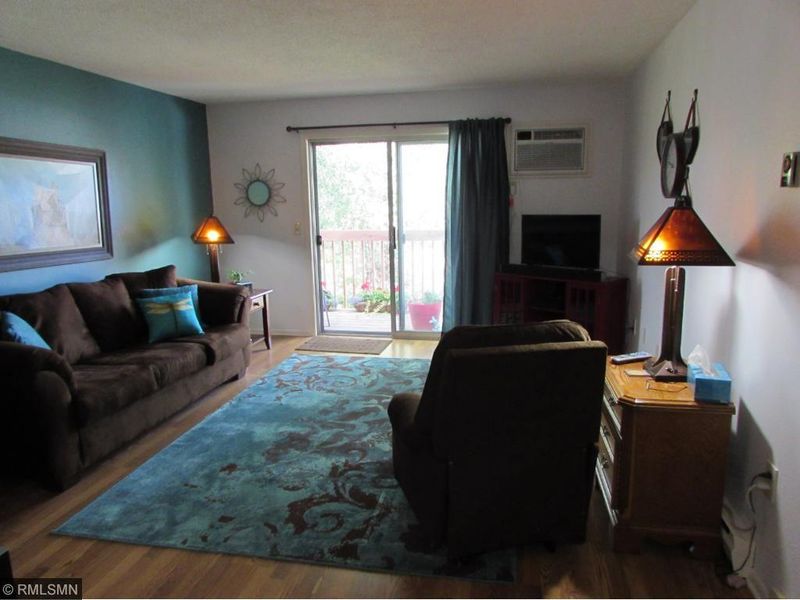 942 Main St NW #203, Elk River, MN 55330