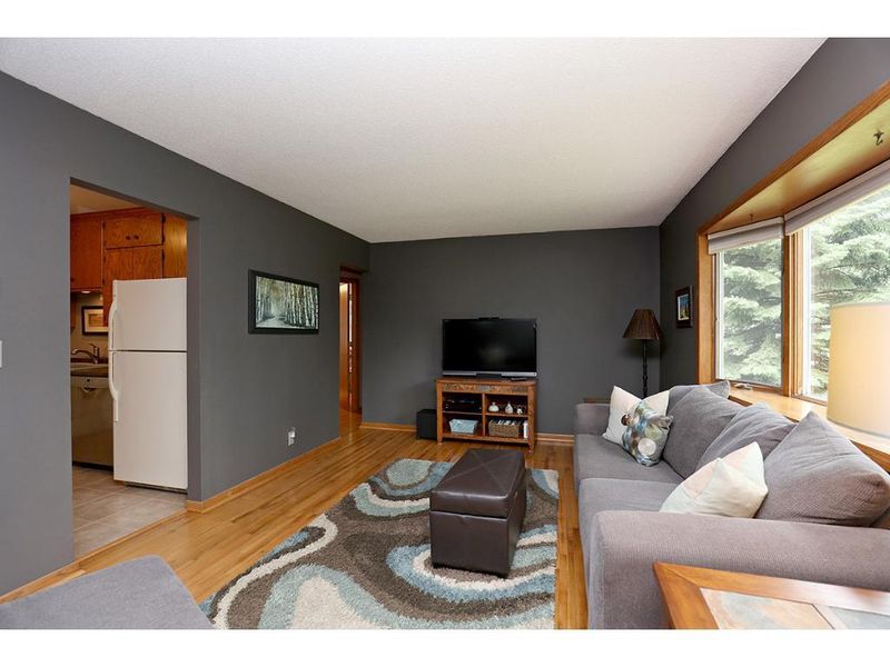 1526 Sandhurst Ave E, Maplewood, MN 55109