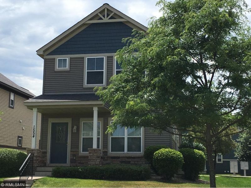 1554 Legacy Pw E, Maplewood, MN 55109