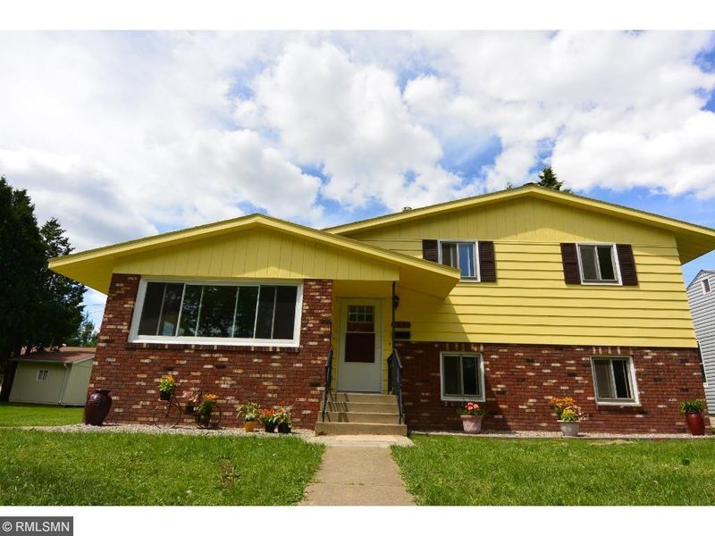 737 Michigan St, Hibbing, MN 55746