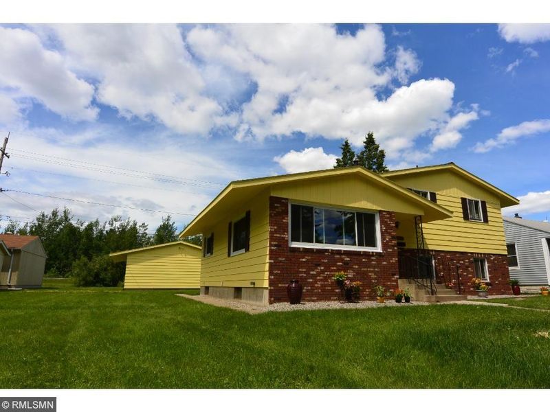737 Michigan St, Hibbing, MN 55746
