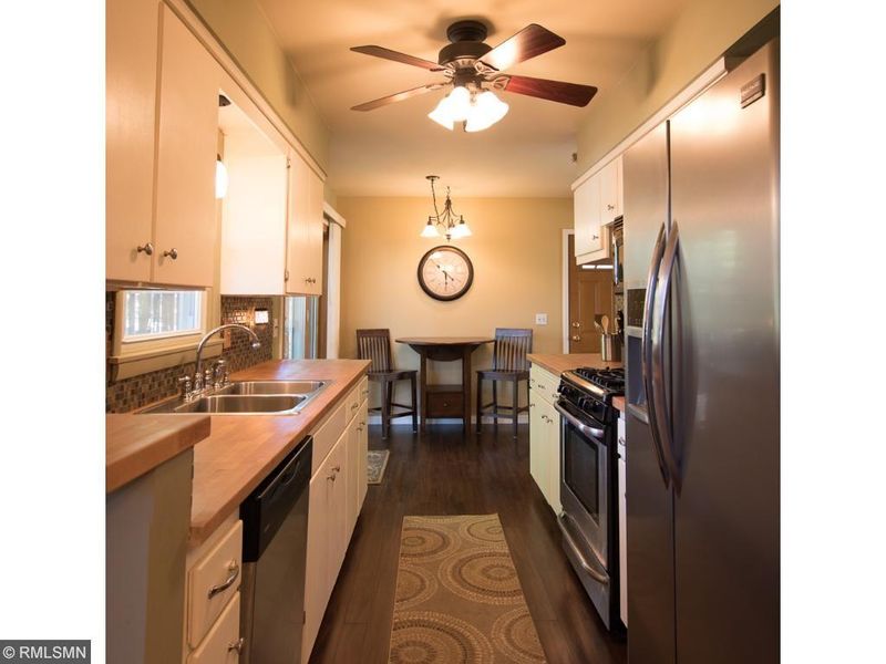 6008 Hampshire Ave N, Crystal, MN 55428