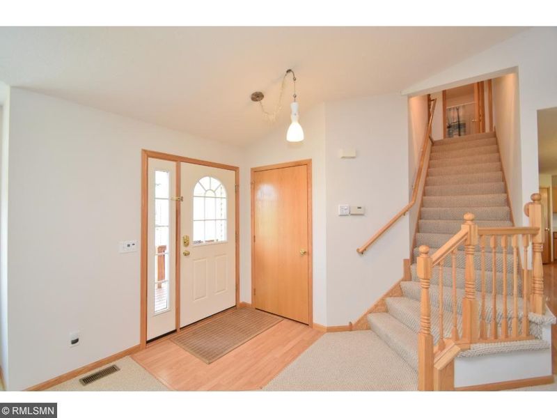 6087 Deer St, Monticello, MN 55362