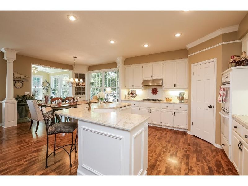 4172 Lakeridge Rd, Excelsior, MN 55331