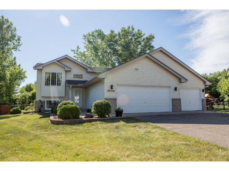 29738 Broadway St, Lindstrom, MN 55045
