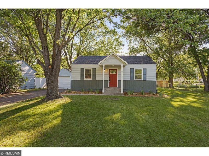10914 4th St NE, Blaine, MN 55434