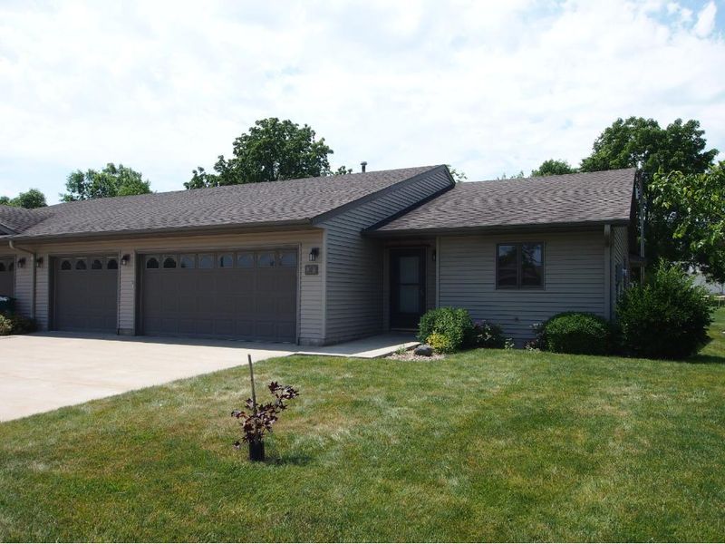 206 6th St NE, Montgomery, MN 56069