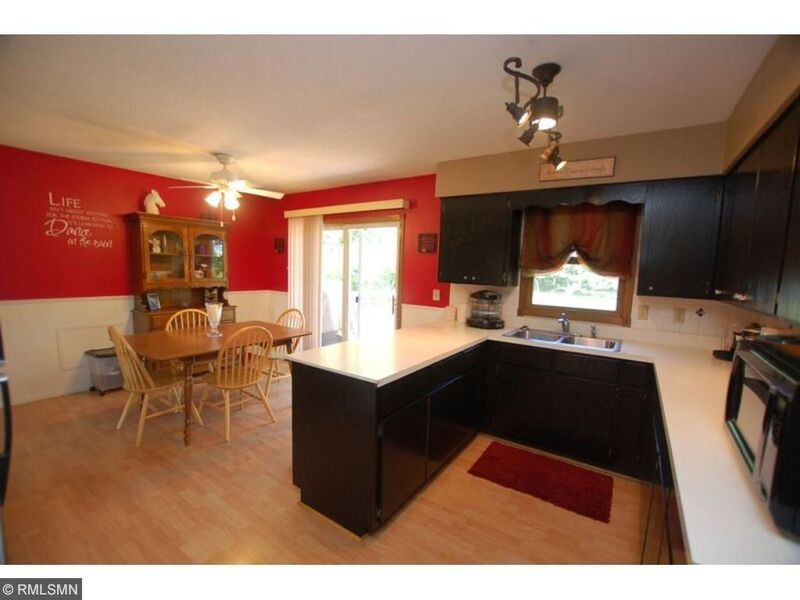 7460 Saint Croix Trl, North Branch, MN 55056