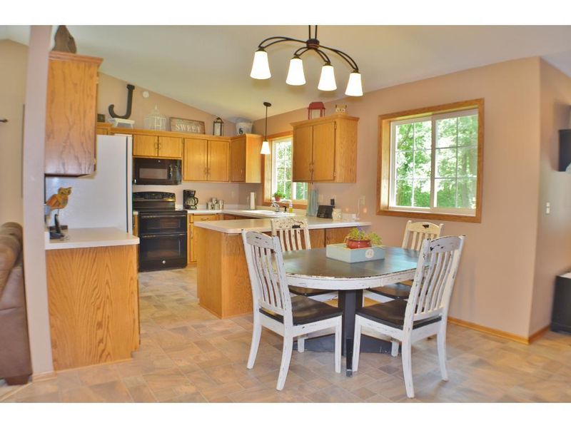 9520 Sucker Creek Rd, Rice, MN 56367