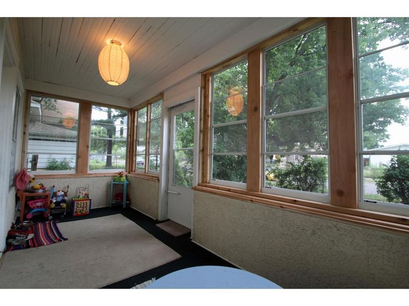 611 Oliver Ave N, Minneapolis, MN 55411