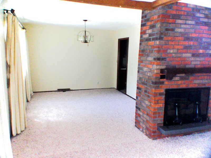 1527 Lark Ave, Maplewood, MN 55109