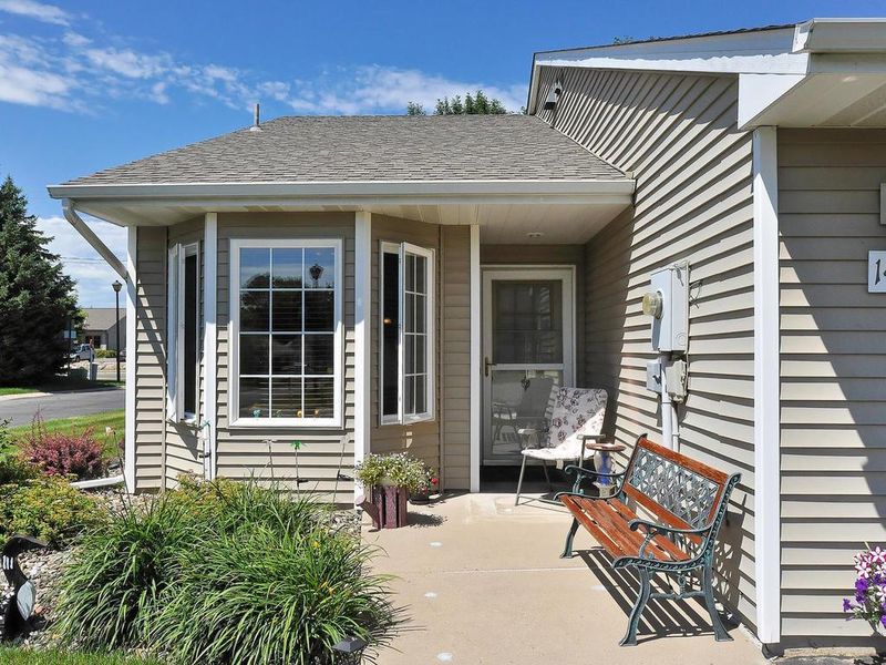 1458 Eagle Dr, Waconia, MN 55387